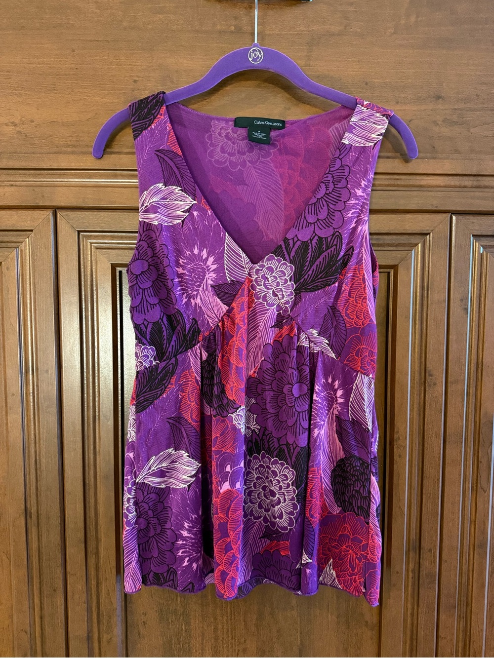 Calvin Klein Jeans Purple Floral V-Neck Sleeveless Blouse